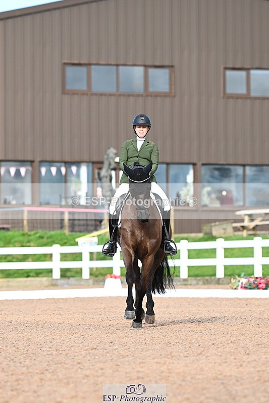 240218A-144537-08924 - 145-Lucy.Amy-Millenium.Falcon