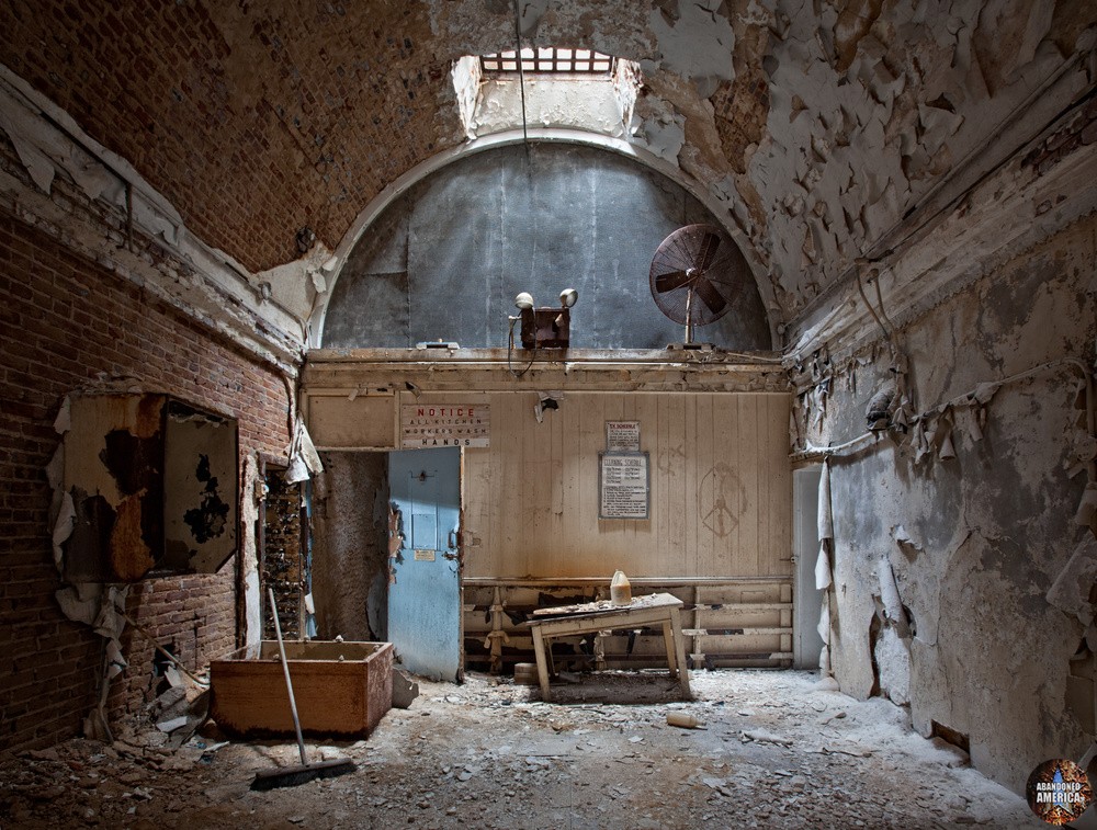  - G. B. Piranesi Prison*