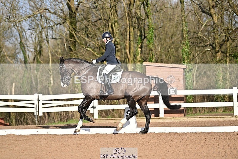 241214-111032-01317 - 144-Natasha.Rumble-Week.Orchard.Leo