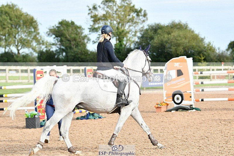 240915A-164540-11098 - Cls 30 Snr Foxhunter