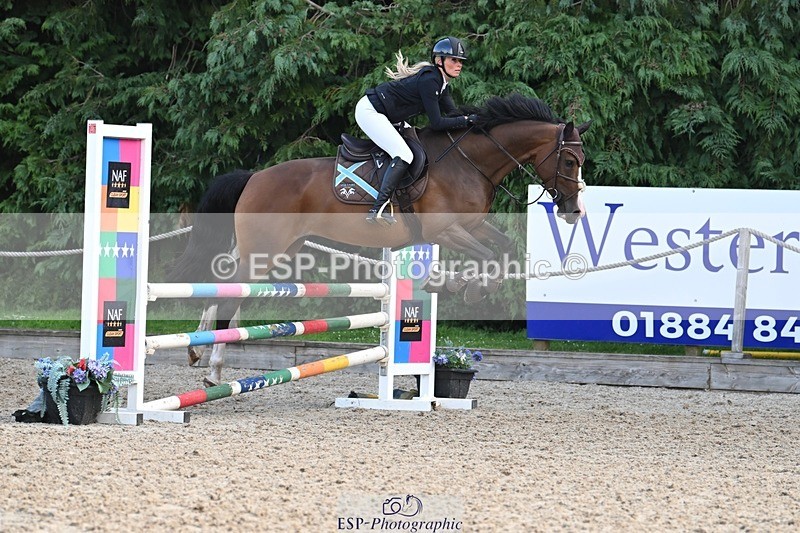 240704-095308-00457 - Cls 6 British Novice and 90cm Open
