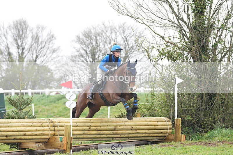 250419-103202-09066 - 409-Charlotte.Bradbury-KENSINGTON.EMPIRE