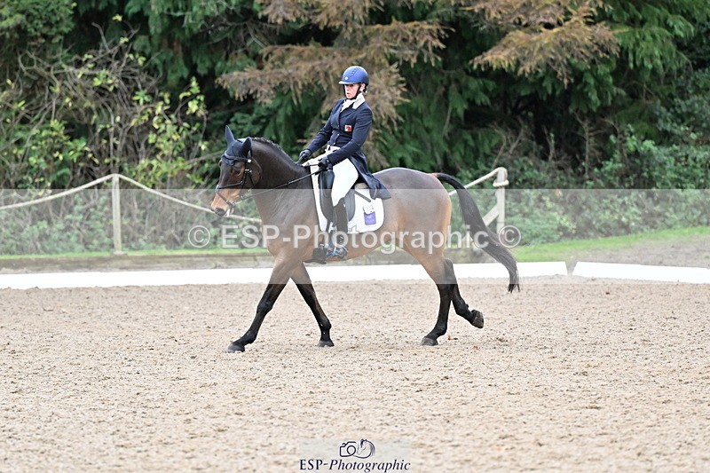 251022A-152704-00547 - B-112-Christina.Wiederkehr