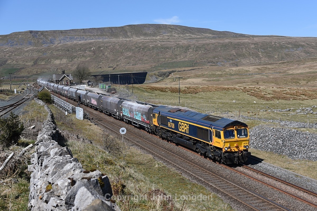 JL - 22.4.21 66708 6M38 Arcow - Bredbury, Ribblehead - Ribblehead sidings