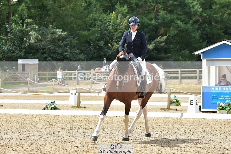 250719A-124734-05718 - 074-Victoria.Hamlyn-White-Langaller.Tarak