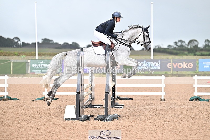 250827B-102947-00036 - Clear Round & Cls 1 Brit Nov 90cm