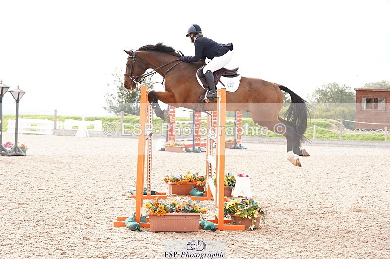 241004A-152432-00970 - Fri 04 Snr Fox & 1.20m Open