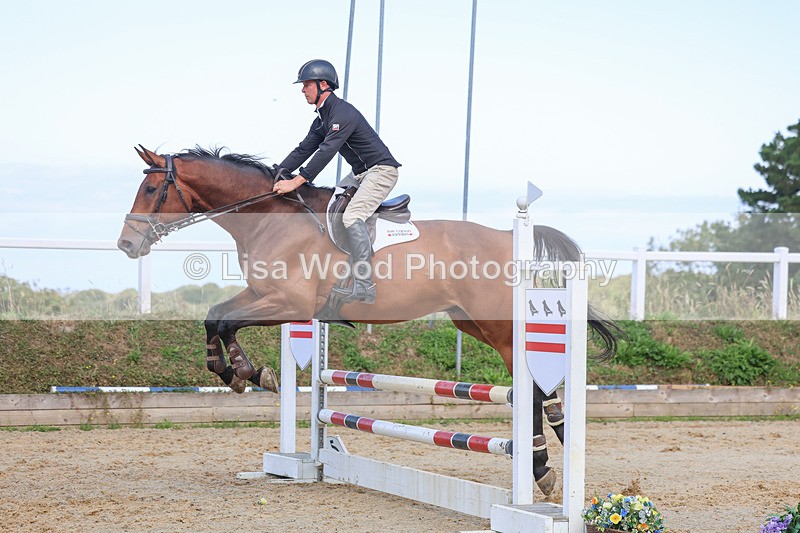 3E7A0531 - Class 4: Senior British Novice/90cm open