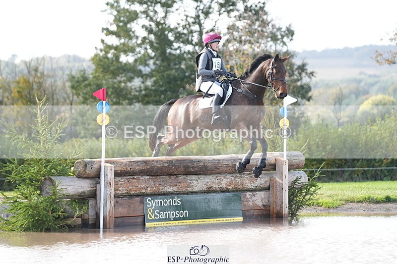 251024A-131529-11023 - B-158-Hannah.Hobhouse