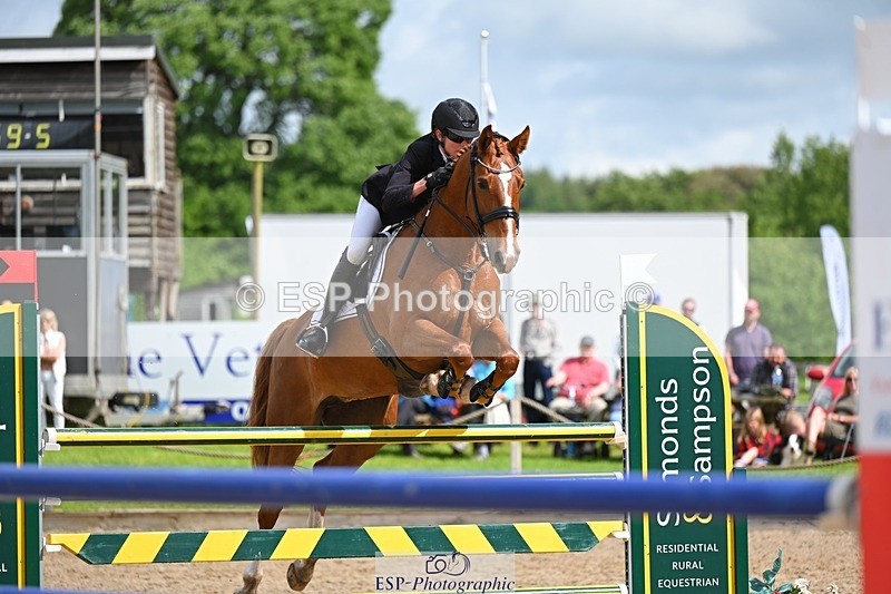 240526-100531-19854 - 367-CROSSTOWN_FINTANS_LAST-Catherine_Burrell