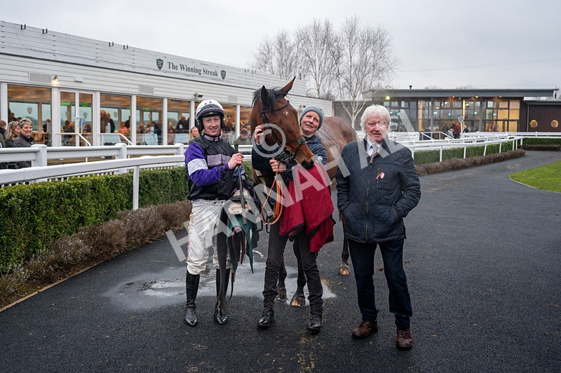 310125-Race 7-Balcomie Breeze-3800