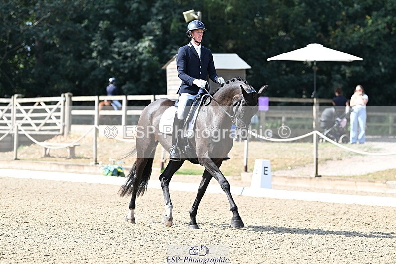 250810A-102907-05194 - 009-Ben.JamesClapton.Banks.Primadonna