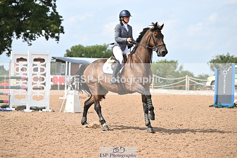 240828A-135812-00751 - Cls 4 Snr Newcomers and 1.10m Open