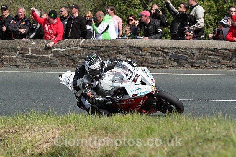 Michael Dunlop - RST Superbike Race