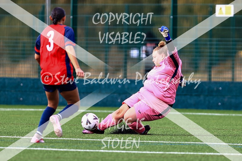 1DX30783 - 2025-10-05 FC Abbey Meads Ladies V Purton  Kingsdown FC Ladies