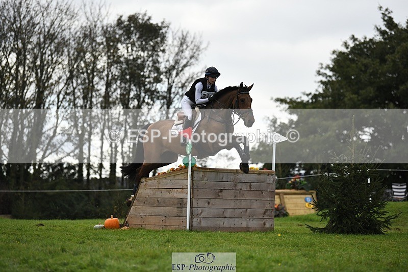 231022-133909-28713 - 330-TRINITY.THANKS.AWFULLY-Imogen.Gloag-XC