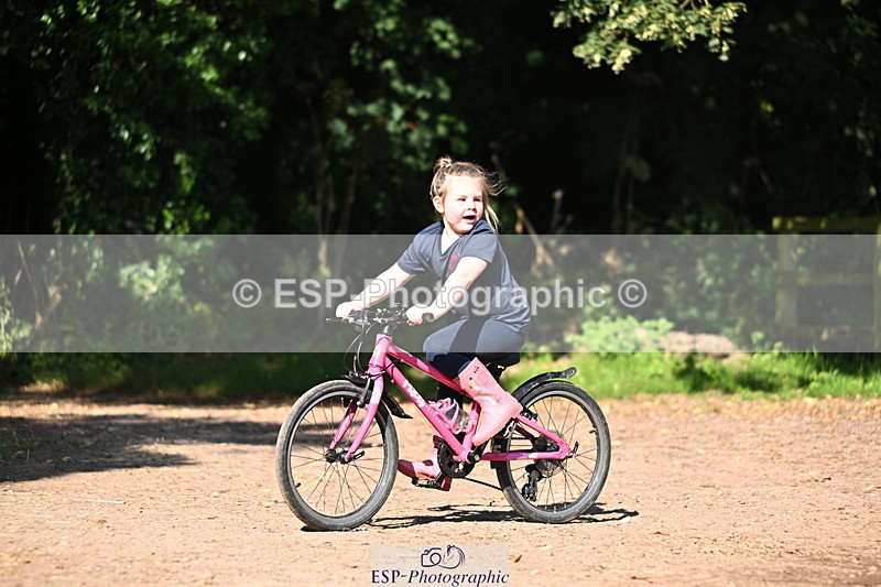 240729B-092713-01801 - Monday Stable Shots