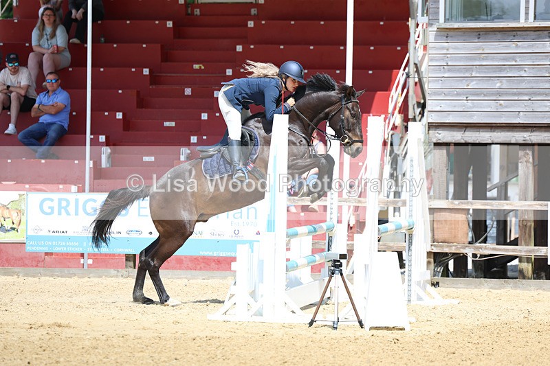 3E7A0228 - Class 9: Senior BN/90cm open