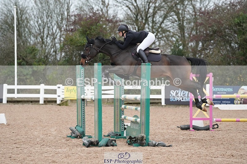 251109-114739-03633 - Cls 20 Newcomers and 1.10m Open