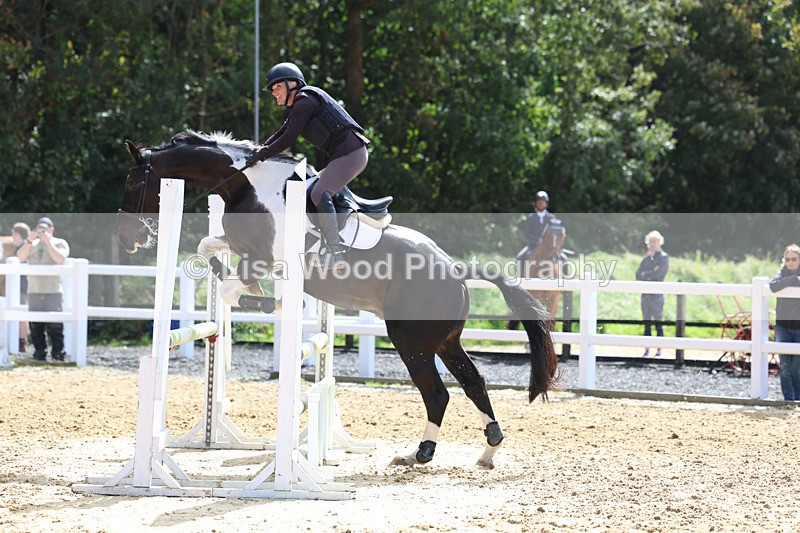 3E7A9256 - Class 9: Senior British Novice/90cm open