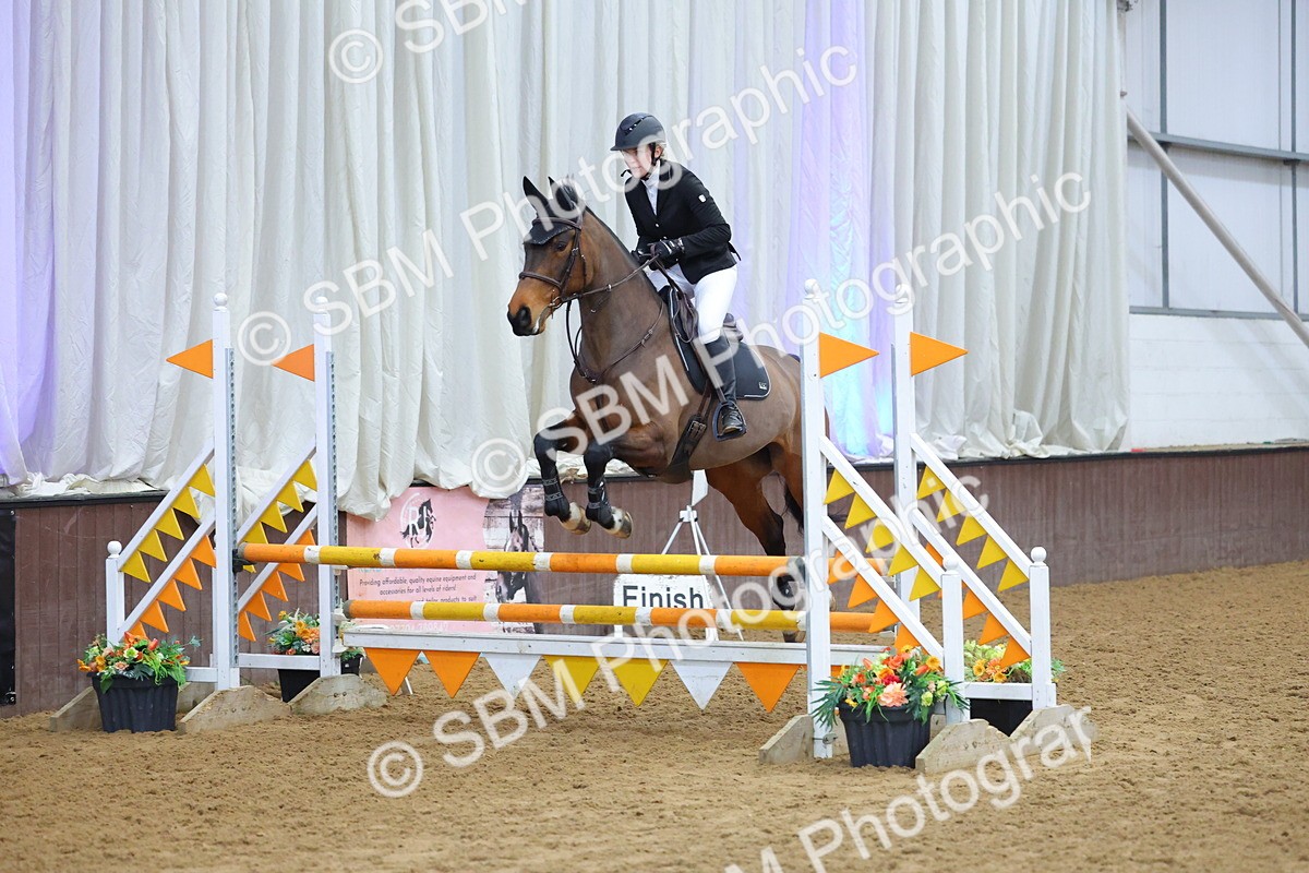 SBM_009644 - Class 20 - Senior British Novice/ 90cm Open - First Round (0.90m)