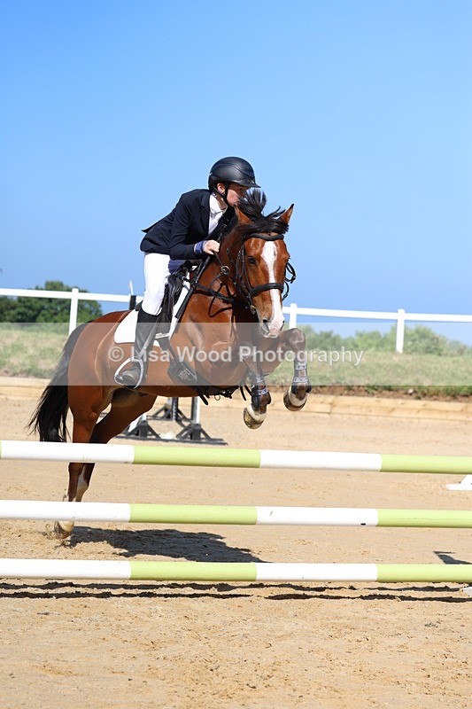 3E7A9004 - Class 4: Pony British Novice/80cm open