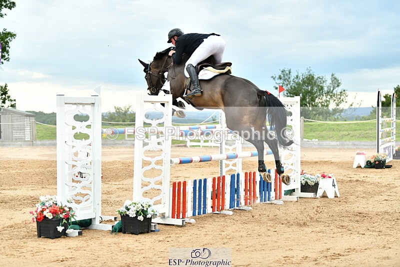 230720A-154118-03991 - Cls 9, 2 Star Big 1.40m Start to break