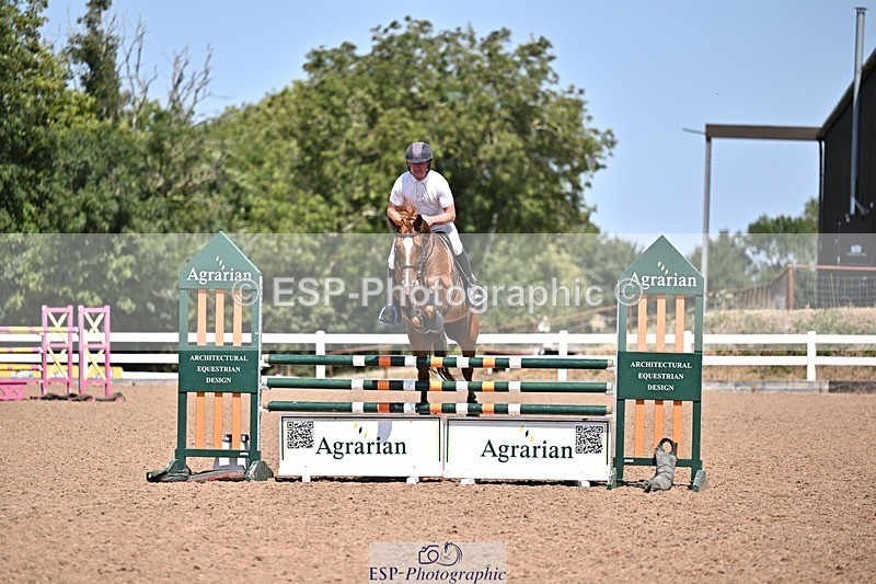 260812-124858-00508 - Cls 6 Foxhunter and 1.20m