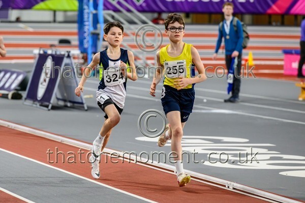 AgeInd25SUN-914939 - Track Male