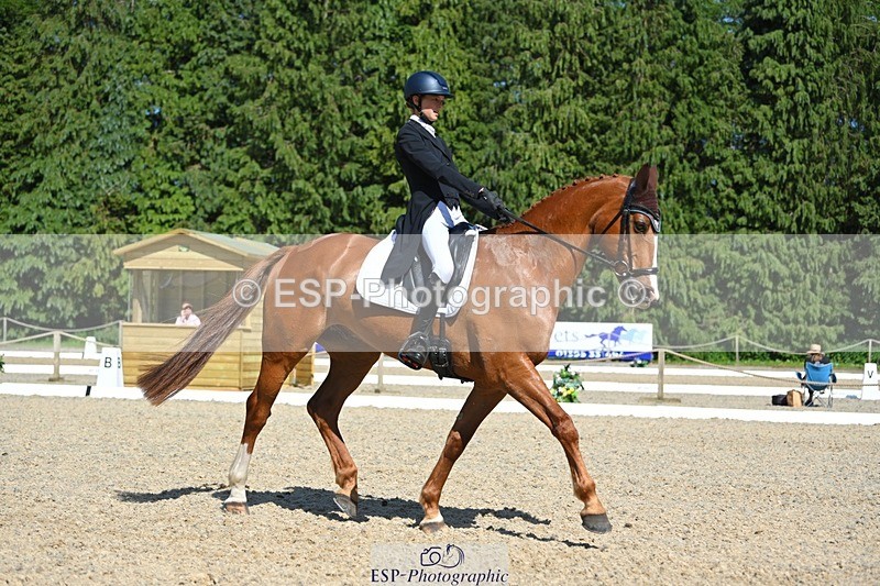 230526-155746-07225 - 252-LVS_MOVISTAR-Elizabeth_Barratt-WEDTrotUp+DR