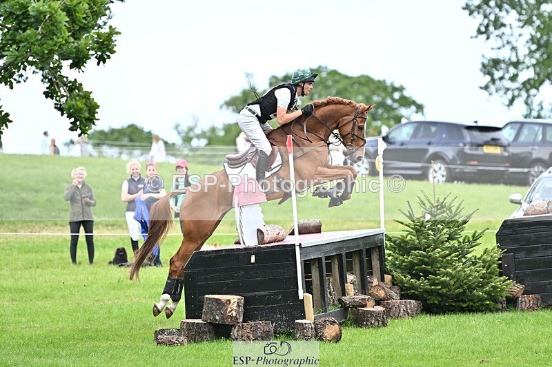 240525-154056-17237 - 223-MORNINGSTAR_VAN_ALTRIDO-Max_Warburton