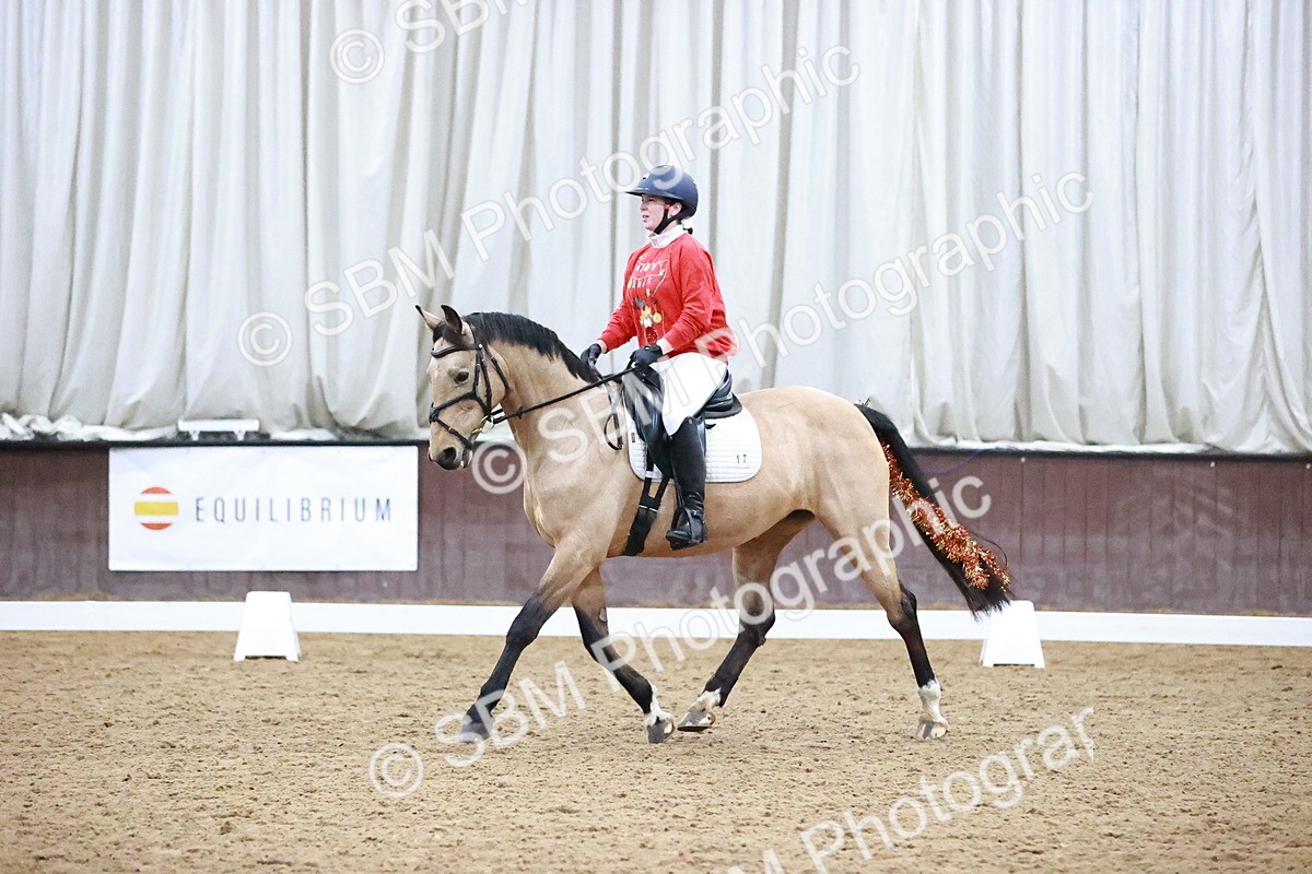 SBM_001766 - Class 9 - Novice 4