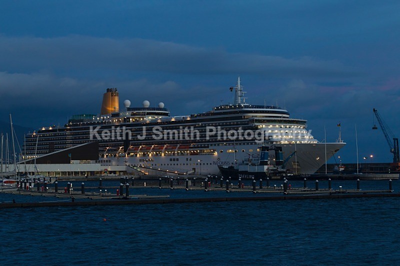 1KJS7477 (RM) - While your were sleeping