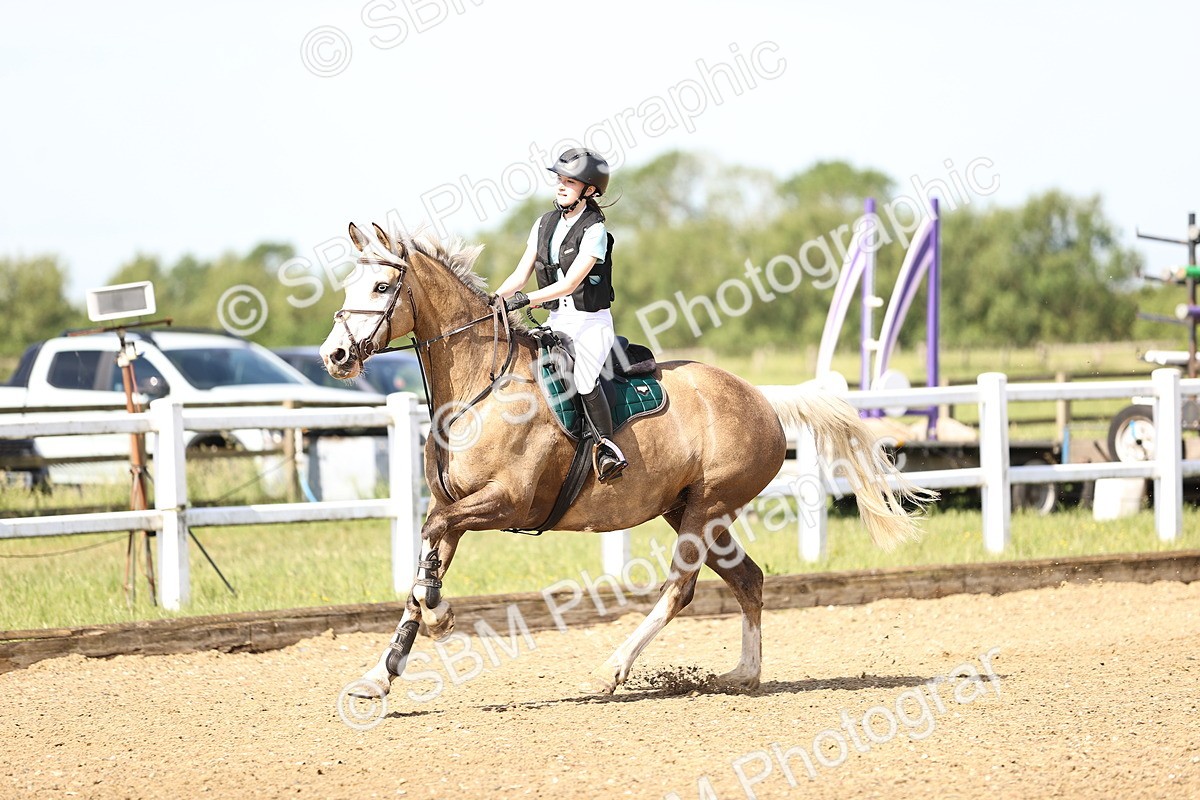SBM_003547 - Class 8 - Clear Round