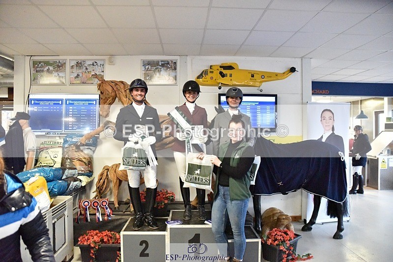 250214-153816-02622 - Freestyle Medium Gold Presentations