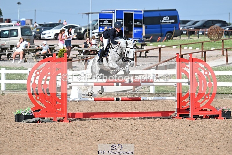 260627-173325-05775 - Cls 27 Foxhunter and 1.10m