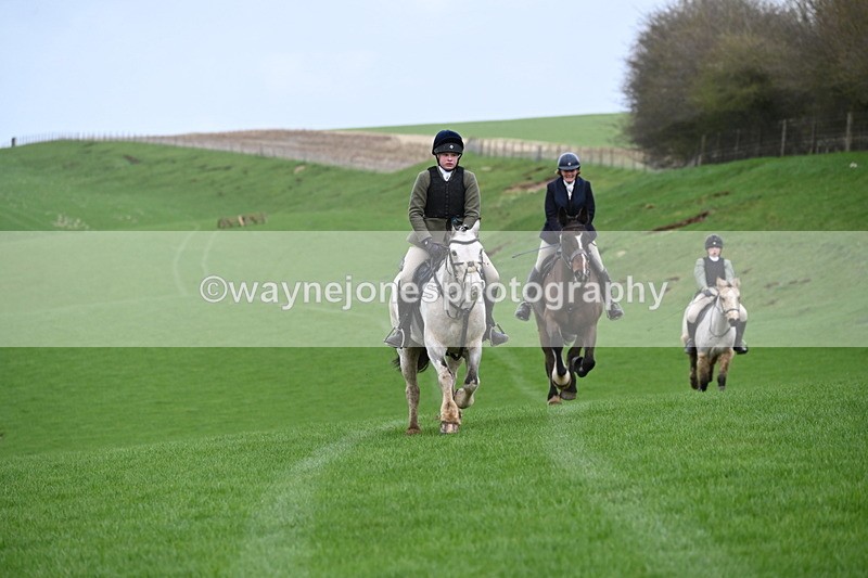 WJ6_9357 - Line Three