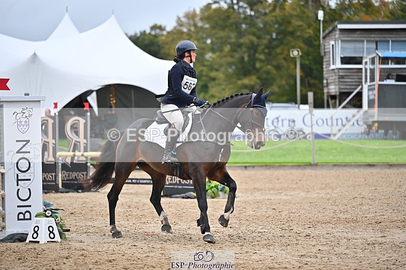 251026A-164301-26871 - G-562-Phoebe.Lagor