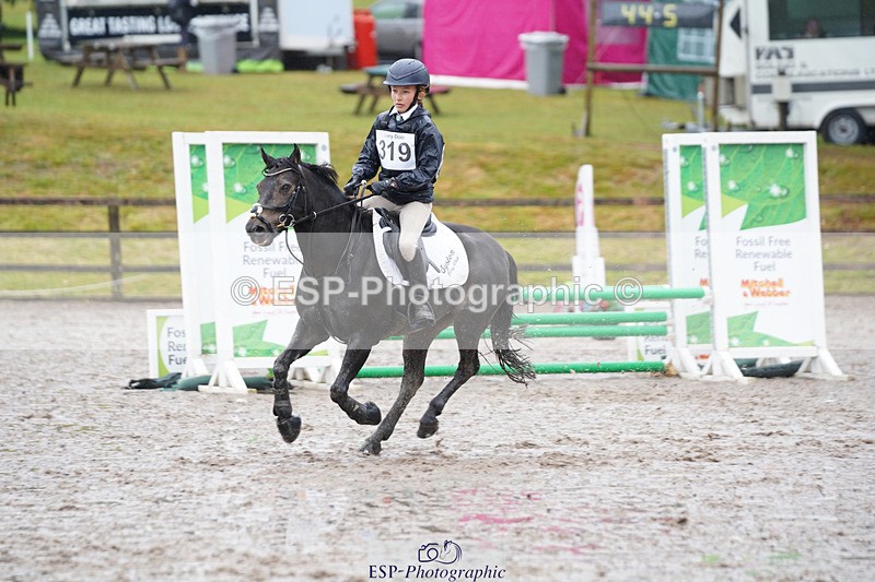 240824X-085438-20499 - 70cm Round 1 8.30 to 9.30