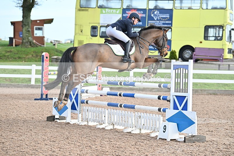 231208A-122412-00680 - Cls 5 Newcomers & 1.10m Open