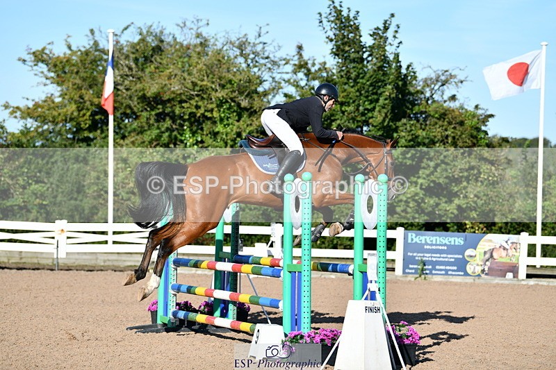 240913A-090248-02830 - Cls 20 Snr British Novice and 90cm Open