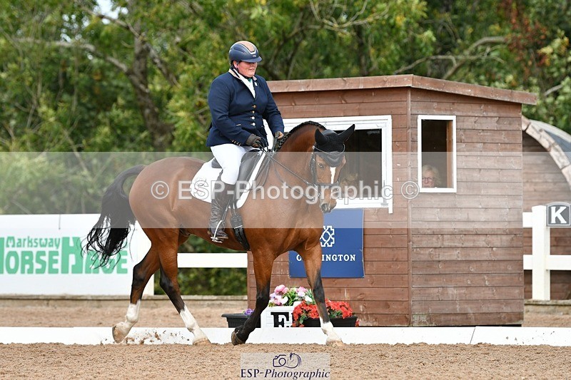 250906-112106-00976 - 041-Victoria.BradfordKenniford.flash.dancer