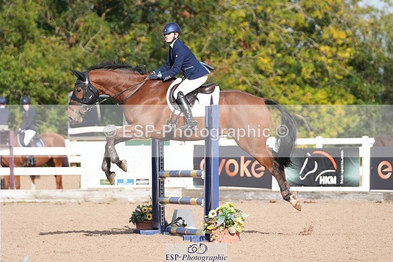 251005-103032-02564 - Cls 22 British Novice and 90cm