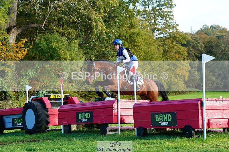 251025A-160056-21711 - G-516-Zara.Bucknell