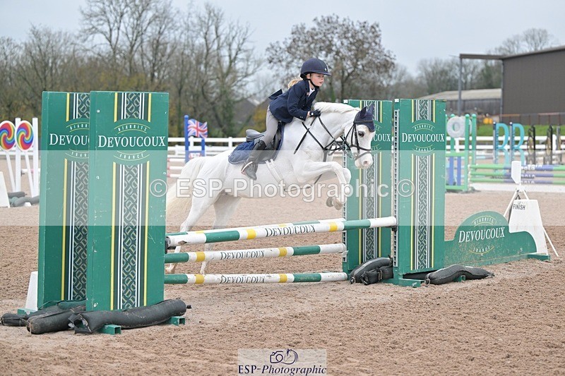 251116-100629-01106 - Cls 2 Pony Intro 70cm
