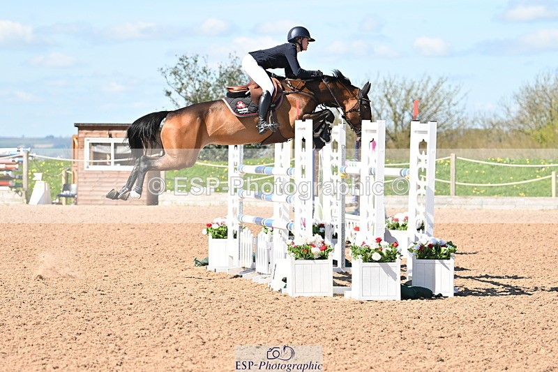 240418A-112834-02576 - Cls 5, 2 Star Medium Tour 1.35m