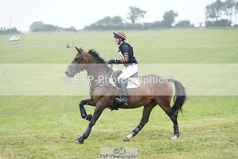 240901A-131146-08801 - 371-Max.Forster-HOLD.ON.MY.HEART