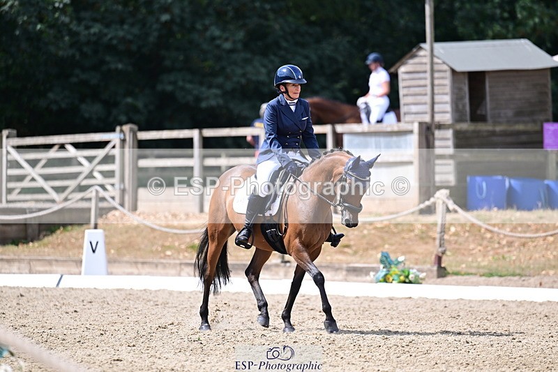 260802A-111446-05494 - Novice Silver break - break