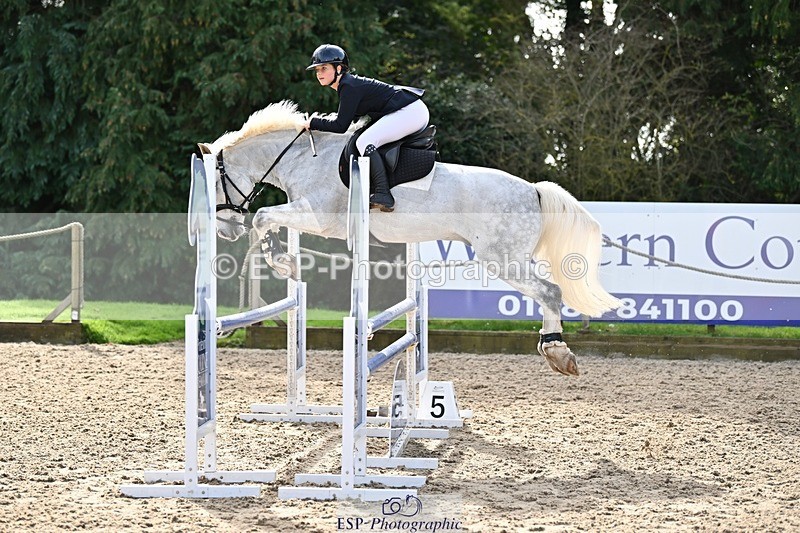 230930-115557-00437 - Cls 4 Pony Newcomers & 1m Open