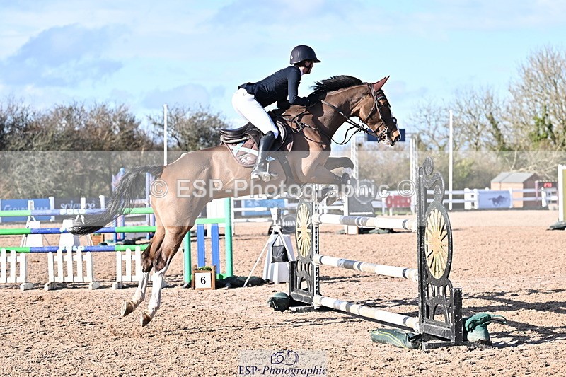 260204A-131005-00324 - Cls 4 Newcomers and 1.10m